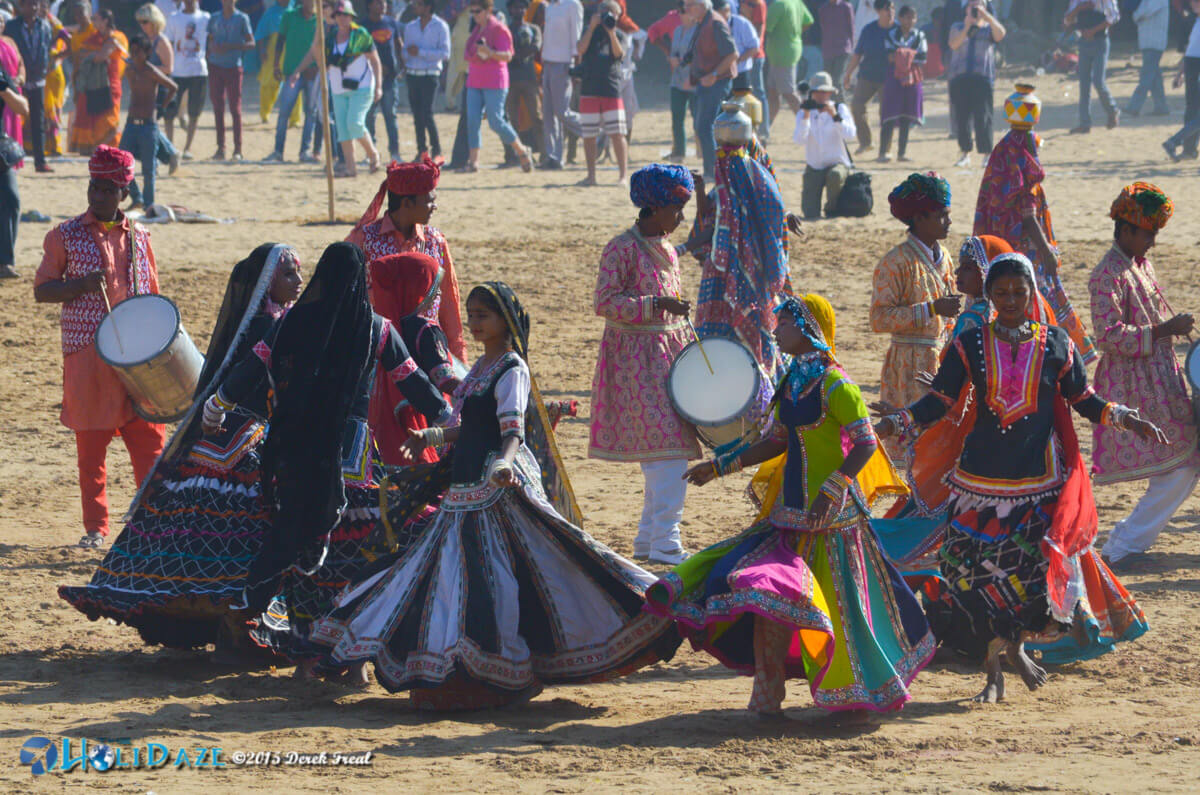 50 Colorful Photos From The Pushkar Camel Fair | The HoliDaze