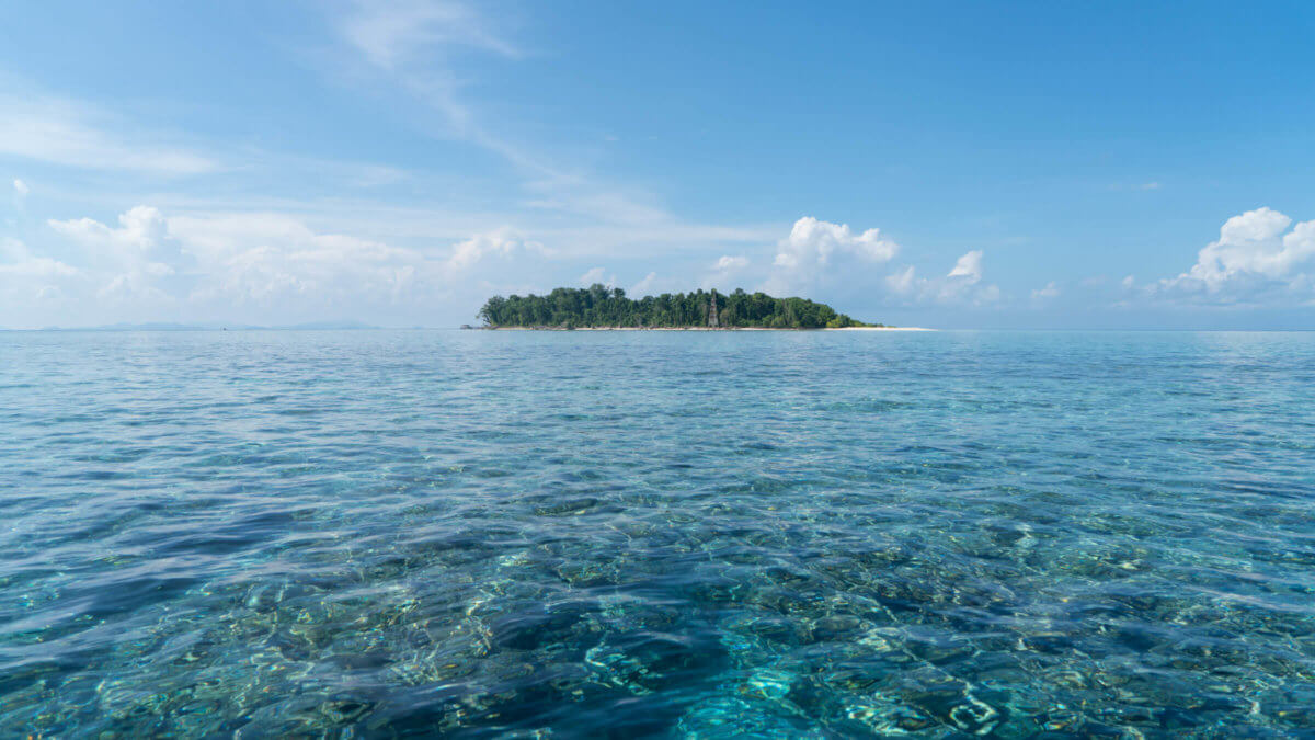 Scuba Diving Sipadan Island: Behind The Scenes + Video | The HoliDaze